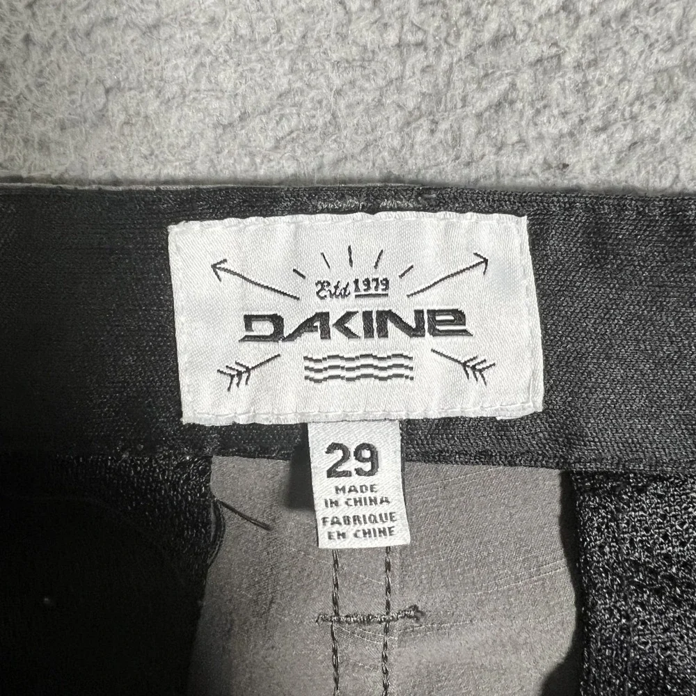 Dakine Shorts Mens 29 Gray Amphibian Hybrid‎ Chino Quick Dry Casual Preppy Logo